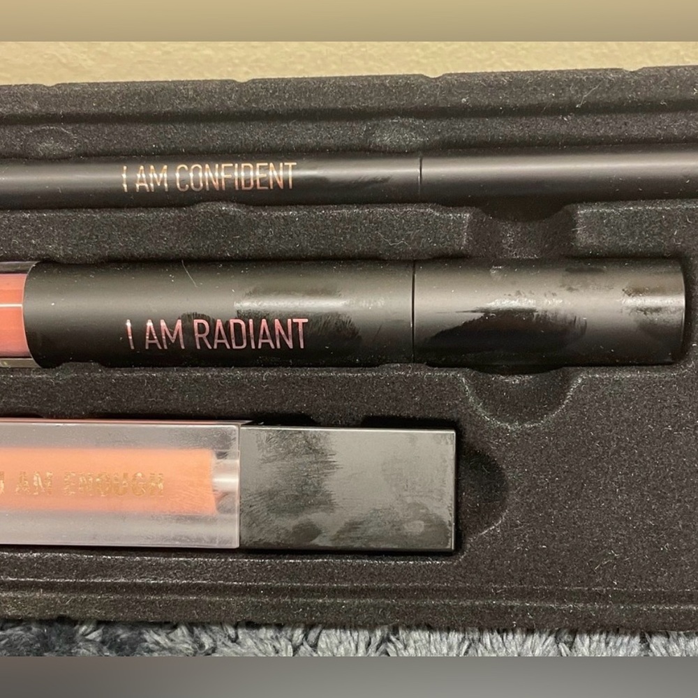 RealHer Confidence and Radiance Lipstick Set